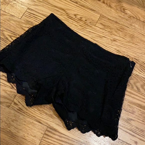 Zara Pants - Lace shorts